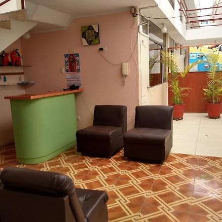 Hospedaje Golden Inn Камана Экстерьер фото