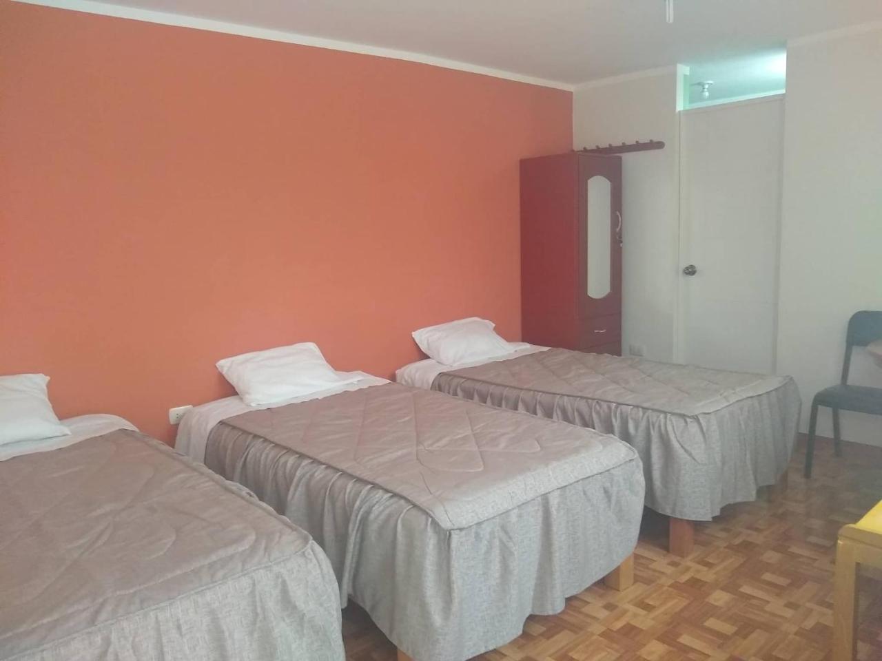 Hospedaje Golden Inn Камана Экстерьер фото